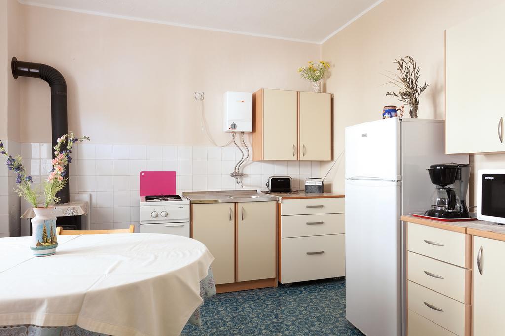 Apartman Davorka Karlobag Eksteriør bilde